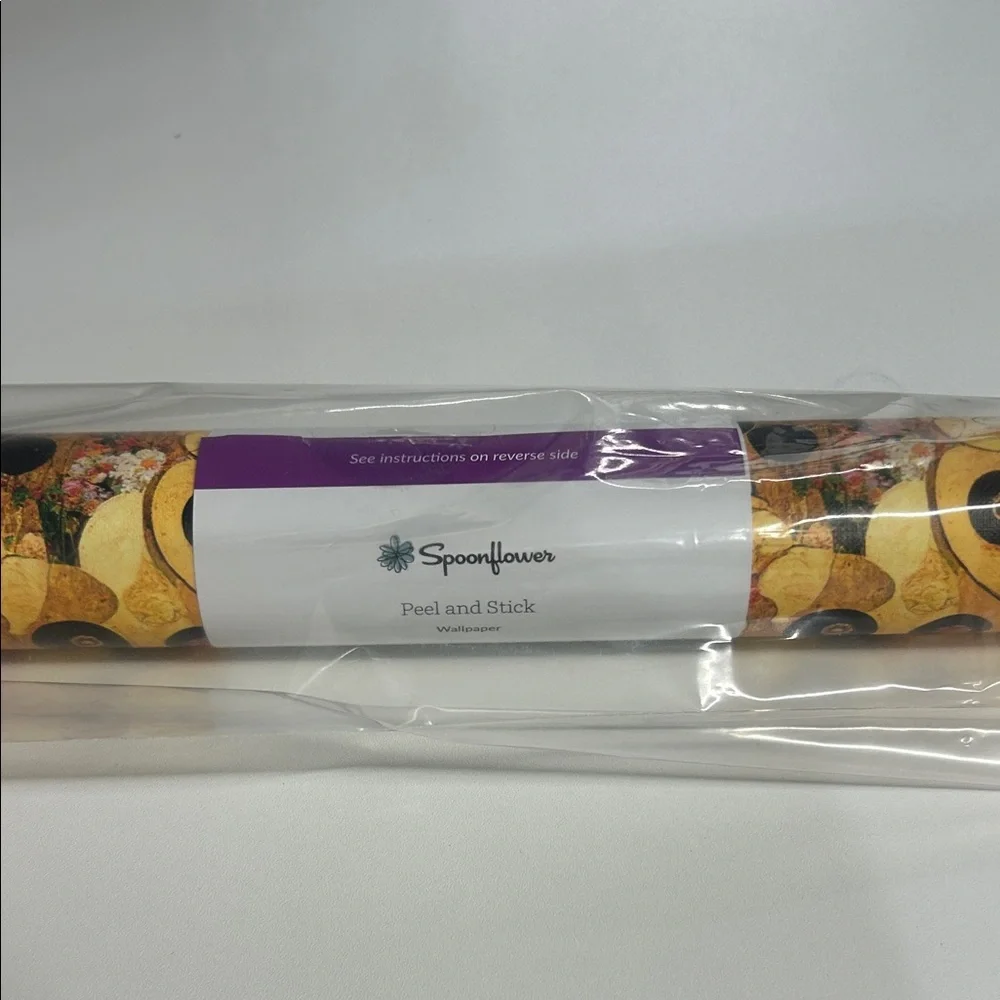 Gustav Klimt inspired peel & stick Spoonflower co. Wallpaper. 30. Per roll - Picture 7 of 7